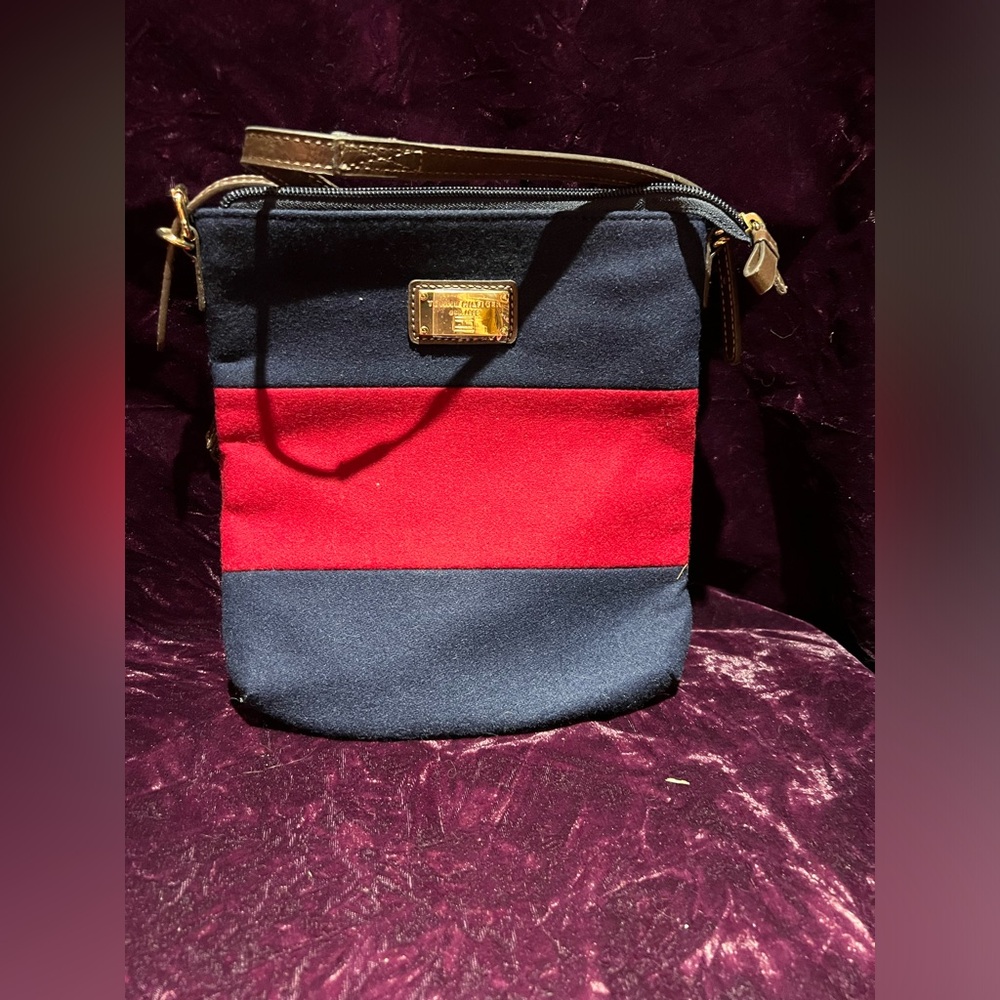Vintage Tommy Hilfiger cross body purse